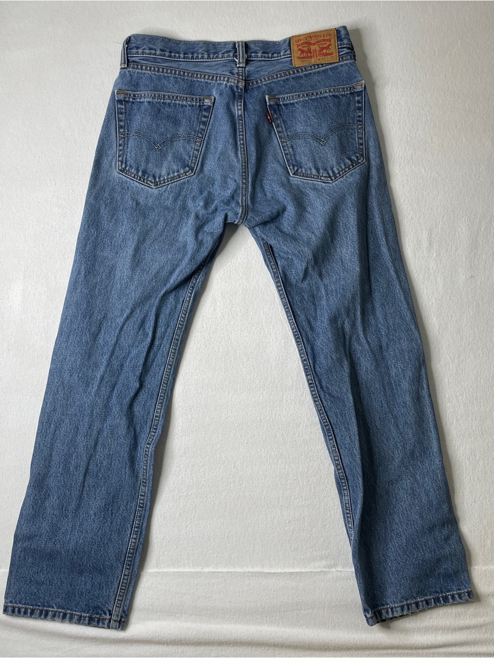 Levi's 505 Jeans Men's 32x30 Medium Wash High Rise Straight Leg Denim Western - Picture 3 of 8